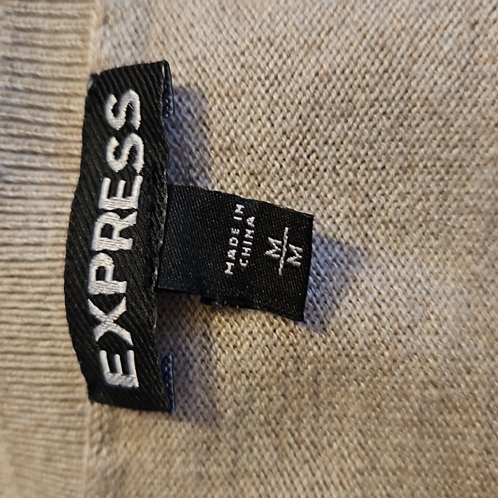 Express Rlaxed Fit V-Neck Longsleeve Sweater, Beige, Size M - Picture 3 of 6